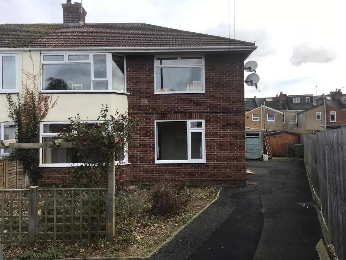 2 Bedroom Garden Apartment Cheltenham