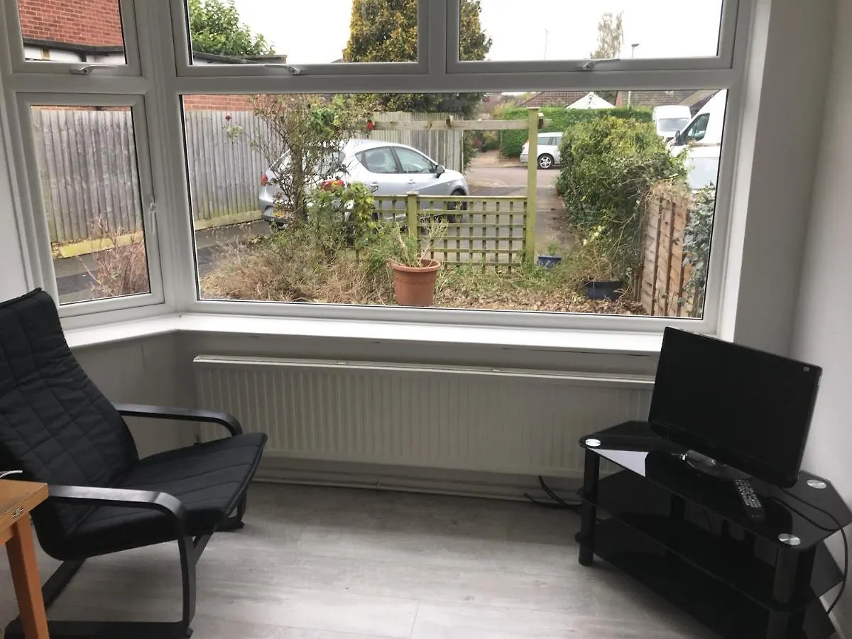 2 Bedroom Garden Apartment Cheltenham 0*,  United Kingdom
